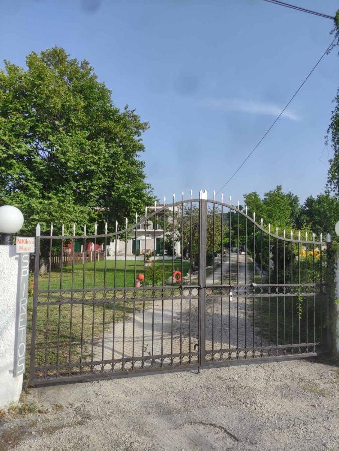 Nikilein'S House, Διαμέρισμα 150Μ Απο Την Παραλία 罗达 外观 照片
